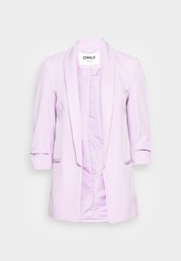 Veste légère violette pâle avec un design sans col, des manches trois-quarts et deux poches avant. Fabriquée en tissu lisse sans fermetures visibles.