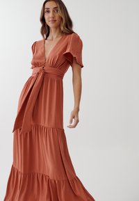 TUSSAH AUORA - Maksi suknelė - burnt orange