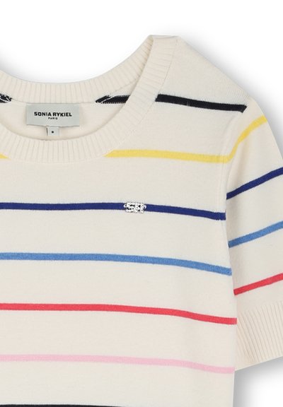 T-shirt en tricot à manches courtes en crème avec des rayures horizontales multicolores (jaune, bleu, noir, rouge, rose). Doté d'un col côtelé et d'un détail logo.