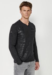 Koroshi Top s dlhým rukávom - black