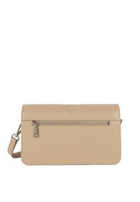 Borsa a tracolla in pelle beige con finitura texturizzata, tasca frontale con zip e tracolla regolabile. Forma rettangolare con linee pulite.