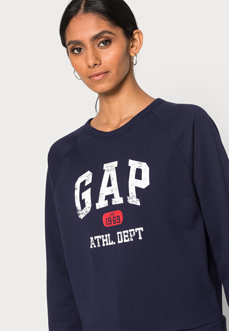 gap est 1969 hoodie
