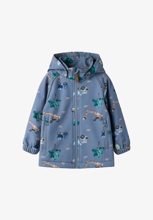 Blå hettejakke for barn med glidelås, med trykk av anleggsmaskiner og grønne trær, elastiske mansjetter og to lommer med glidelås.