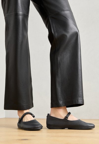 RIGHT NINA - Babies - sella/isla