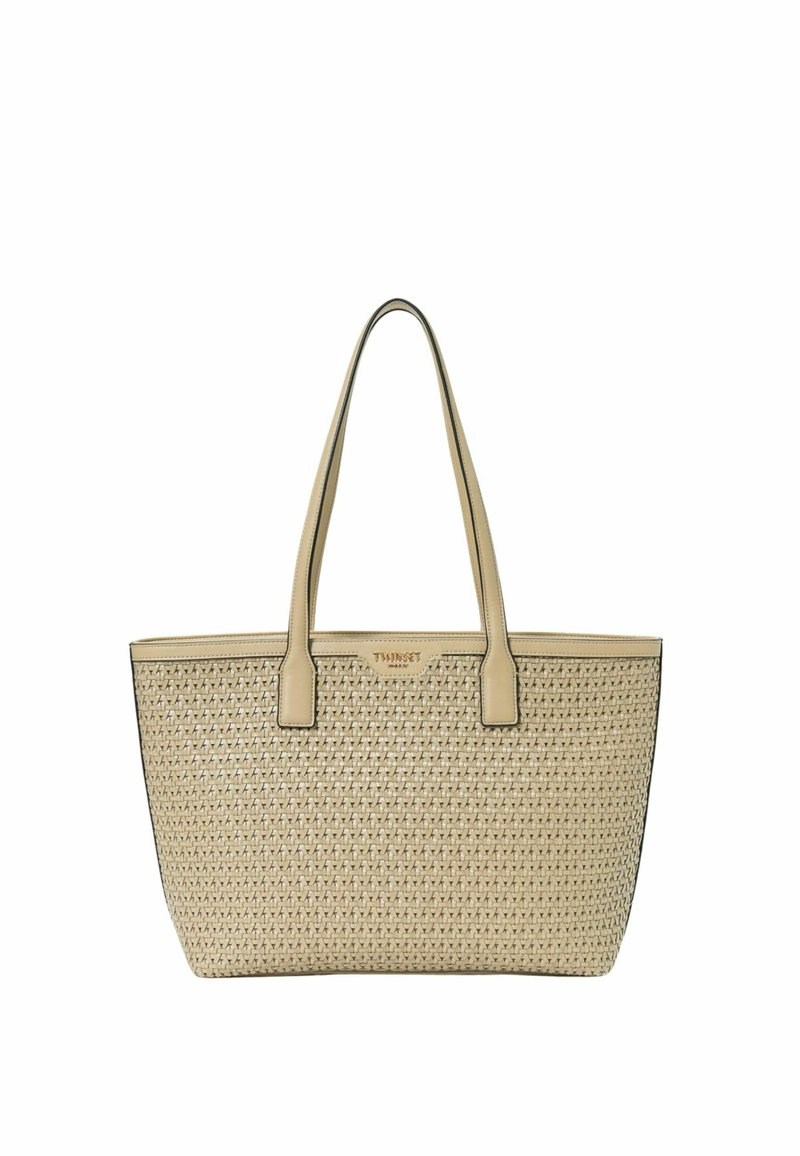Borsa tote intrecciata beige con forma strutturata, bordi neri e doppi manici per le spalle. Presenta un motivo testurizzato e un dettaglio del logo in rilievo.