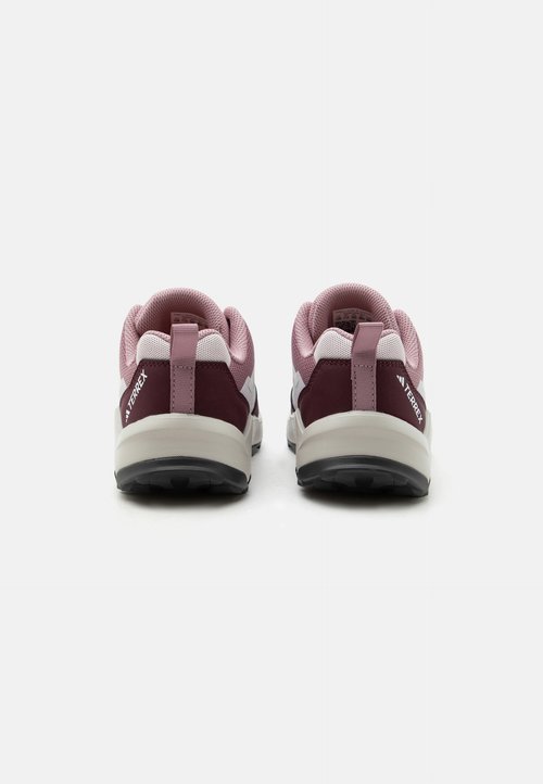 adidas AX4S UNISEX - Hiking shoes - magic mauve/off white/maroon — foto 3