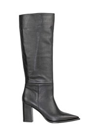 Stivale nero in pelle al ginocchio con punta affusolata, tacco a blocco e texture liscia. Dettaglio delle cuciture alla caviglia, design elegante.