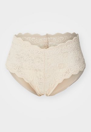 Beige high-waisted slipjes met een golvende kanten rand en een glad, ondoorzichtig lichaam. De kant heeft een bloemmotief over de gehele lengte.