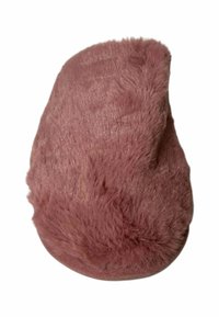 Zapatilla de felpa en suave rosa, con forma redondeada y exterior texturizado y base lisa. Acabada con una superficie esponjosa.