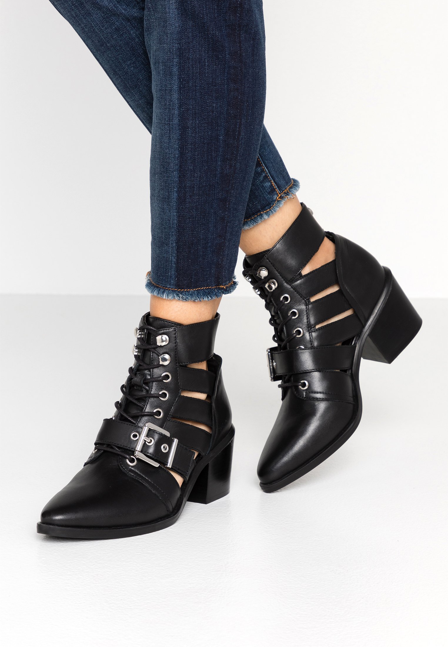 steve madden francy ankle boots