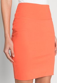 Kaffe PENNY - Minissaia - hot coral