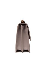 Sac à main structuré gris avec une texture lisse, doté de deux compartiments, d'un pli supérieur et de quincaillerie dorée.