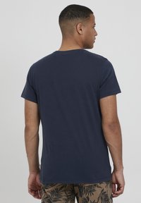 Blend BHARNAUD - Pamata T-krekls - dress blues