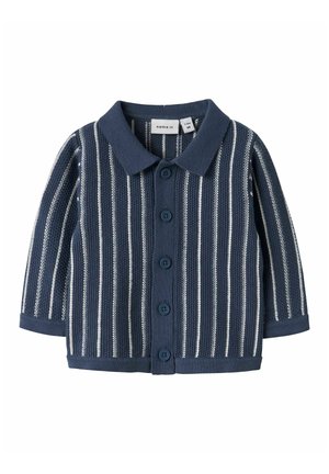Tmavomodrý pletený detský svetrík s bielymi vertikálnymi pruhmi, dlhými rukávmi, golierom a piatimi gombíkmi vpredu, veľkosť 1-2 mesiace.