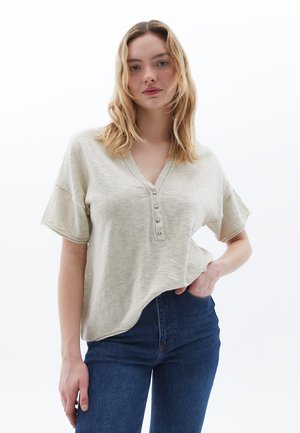 BLENDED WITH BUTTON DETAIL - T-shirt - bas - silver birch