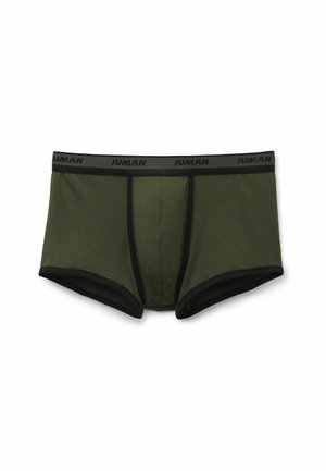 Olijfgroene herenboxershort met zwarte elastische tailleband met merknaam en contrasterende zwarte bies, gemaakt van zacht, rekbaar materiaal.