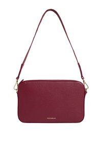 Borsa a tracolla in pelle bordeaux con forma rettangolare, superficie testurizzata e accessori in oro. Dotata di una tracolla regolabile.