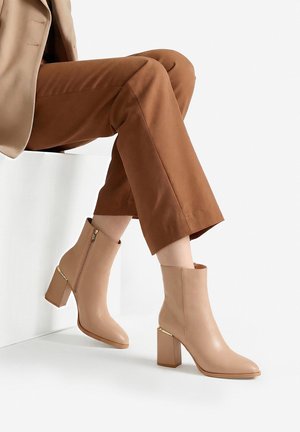 Nine West, NINE WEST ANKLE BOOTS WOMEN'S BEIGE CEO-JASMIN-01 - Stiefelette - beige