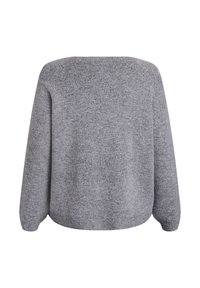 Harmaa neulepaita, jossa on väljä istuvuus, leveä pääntie ja pitkät hihat. Siinä on teksturoitu pinta ja resorireunus.