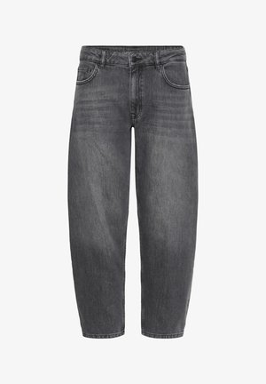 Črni jeansi iz denima s sproščenim krojem, ki vključujejo zasnovo s petimi žepi, gumbno zaponko in subtilno zbledelost za teksturo.