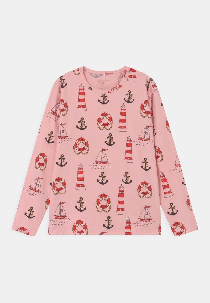 Langärmliges Hemd aus Baumwolle in Pink mit einem maritimen Muster, das Leuchttürme, Anker, Rettungsringe und Segelboote zeigt. Rundhalsausschnitt.