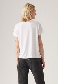 Thumbnail Image 3