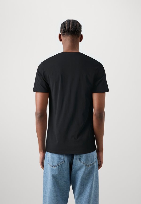 QUENTIN - Basic T-shirt4