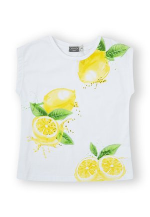 Camiseta de algodón blanca con vibrantes estampados de limones amarillos y hojas verdes. Mangas cortas, escote redondo y detalles salpicados.