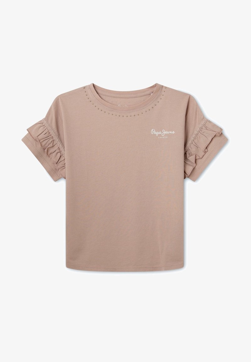 Jasnobrązowa koszula z krótkim rękawem z falbaniastymi rękawami, małe dekoracyjne ćwieki wokół dekoltu oraz białe logo "Pepe Jeans London" na piersi.