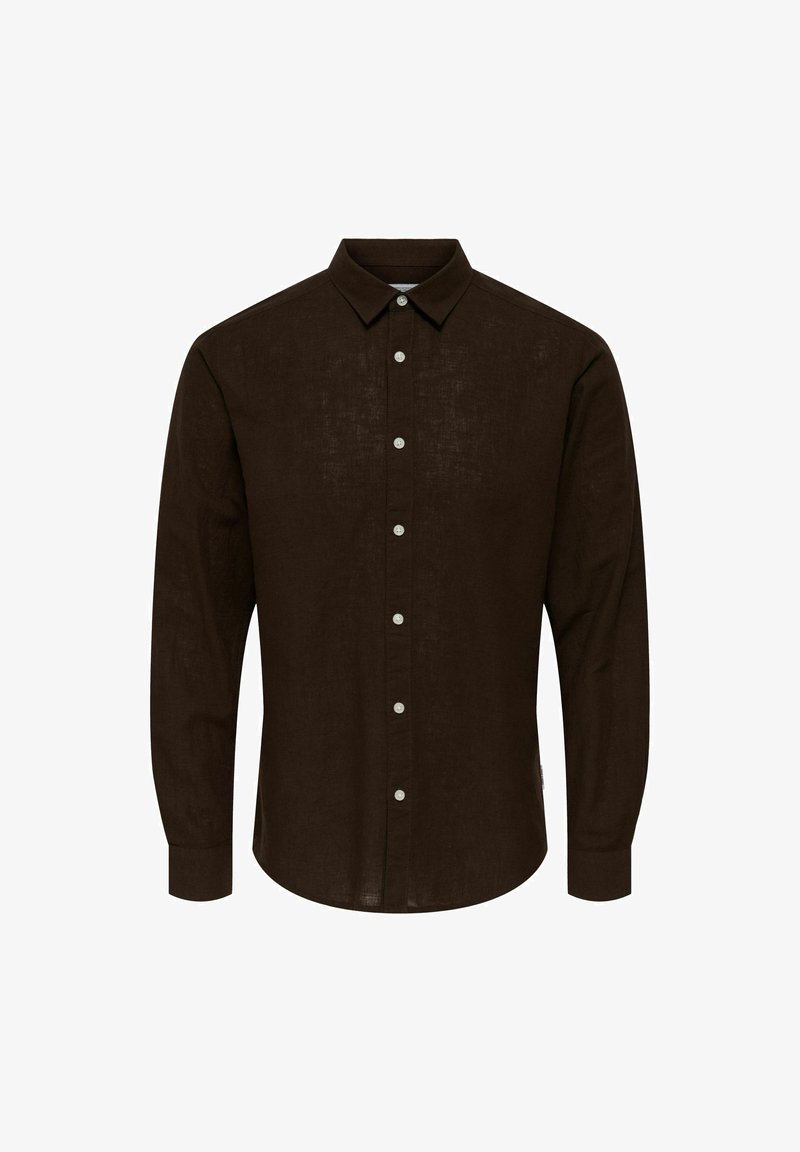 Chemise boutonnée à manches longues marron foncé avec un col pointu et des boutons blancs, vue de face sur un fond blanc.