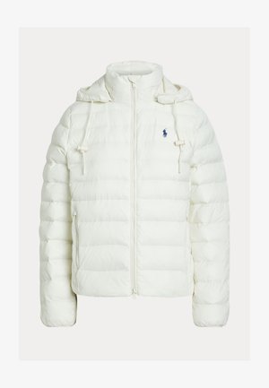 Fehér steppelt pufi dzseki kapucnival és húzózsinórokkal, elöl cipzár, cipzáras oldalzsebek és egy kis hímzett logó a mellrészen.