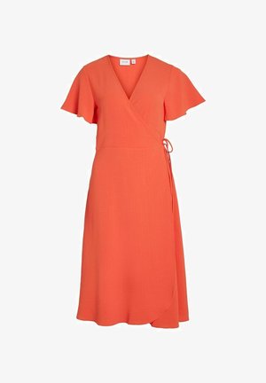 Oranžové zavinovací šaty s krátkými volánkovými rukávky, V-výstřihem, zavazováním v pase a splývavou sukní s zakřiveným lemem. Texturovaná tkanina.