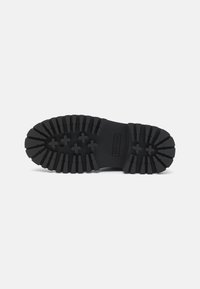 Steve Madden DISCLOSE - Kotníkové boty na platformě - black