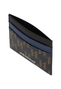 Fekete és kék bőrkártyatartó geometrikus mintával, több kártyafakkal és texturált felülettel. Jellegzetes márkajelzés nyomtatva.