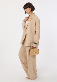 Modanisa REFKA EXCLUSIVE - Abrigo corto - light brown