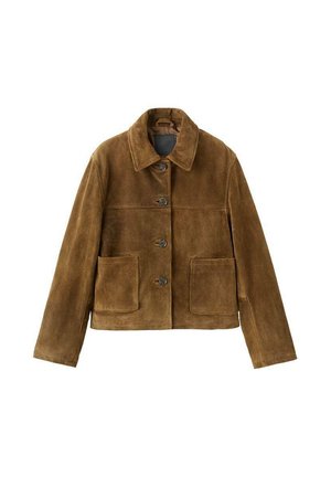 Chaqueta de ante marrón con botones, grandes bolsillos delanteros y un cuello ancho, mostrada sobre un fondo blanco.