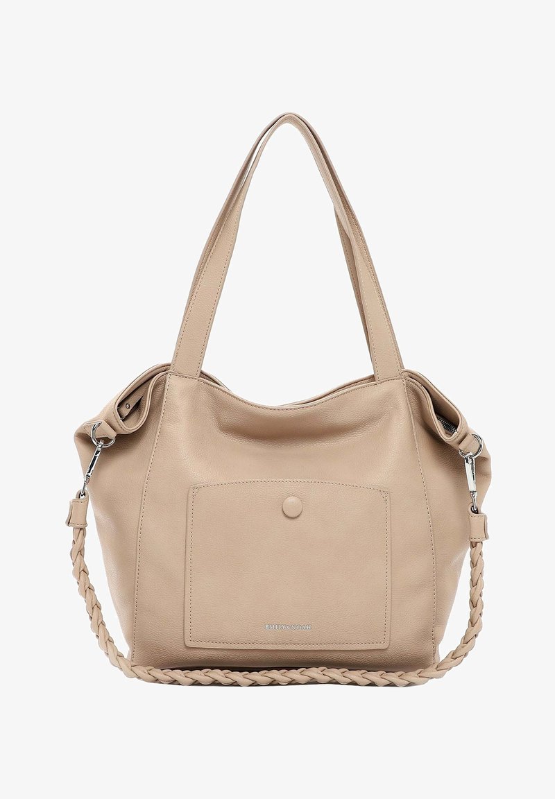 Sac cabas en cuir beige avec deux bretelles, poche avant à pression et bandoulière tressée amovible avec fermoirs argentés.