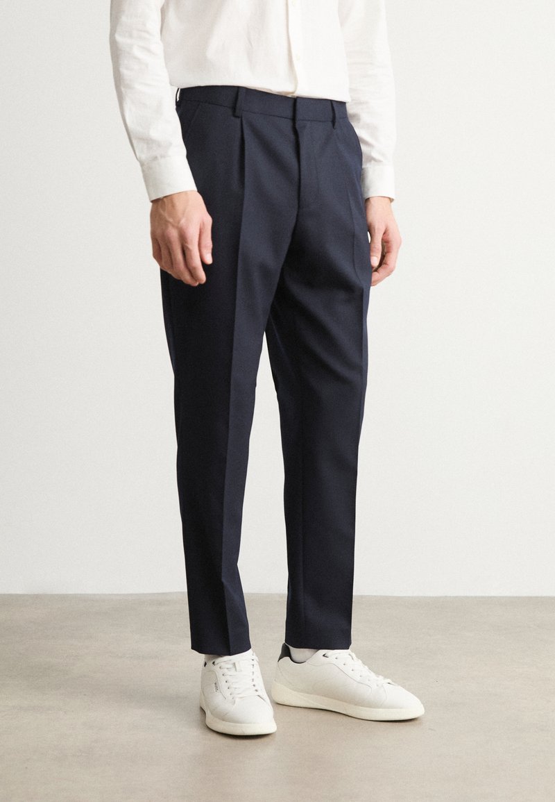 BOSS - PERIN - Kelnės - navy, Padidinti
