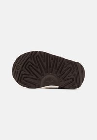 UGG CLASSIC ULTRA MINI UNISEX - Botines - burnt cedar