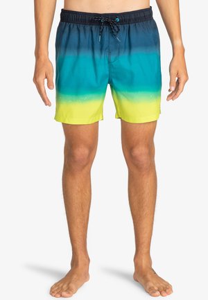 Costumi da bagno con un gradiente dal blu al verde, vita elastica con cordoncino regolabile, lunghezza corta e superficie in tessuto liscia.