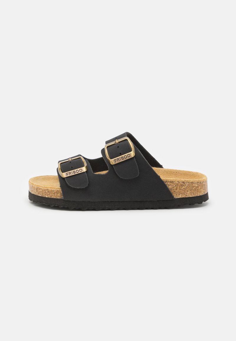 Svarte flip-flops med to justerbare stropper, gullspenner, en kork innebygd såle og teksturert gummisåle for bedre grep.