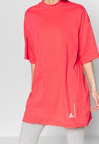 adidas Performance Triko s potiskem - pink