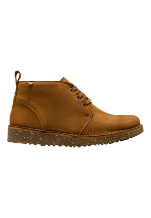 Bottine en cuir marron à bout rond, avec un laçage sur le devant et une surface texturée. Fabriquée avec une semelle en caoutchouc moucheté pour une meilleure adhérence.