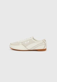 Nevybrané, bright white