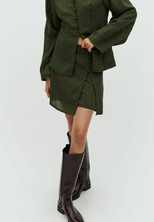 BELLINA-M - Miniszoknya - pine green black stripe