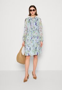 Marc Cain Robe de jour - soft summer sky
