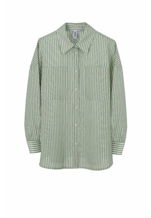 Langärmliges Hemd mit grünen und weißen vertikalen Streifen, zwei Brusttaschen vorne und einem spitzen Kragen.