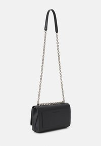 Calvin Klein Jeans SCULPTED FLAP  - Bandolera - black