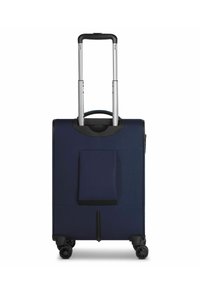 Maleta de color azul marino con carcasa dura, asa plateada retráctil y cuatro ruedas negras. Cuenta con un bolsillo frontal y cierre de cremallera.