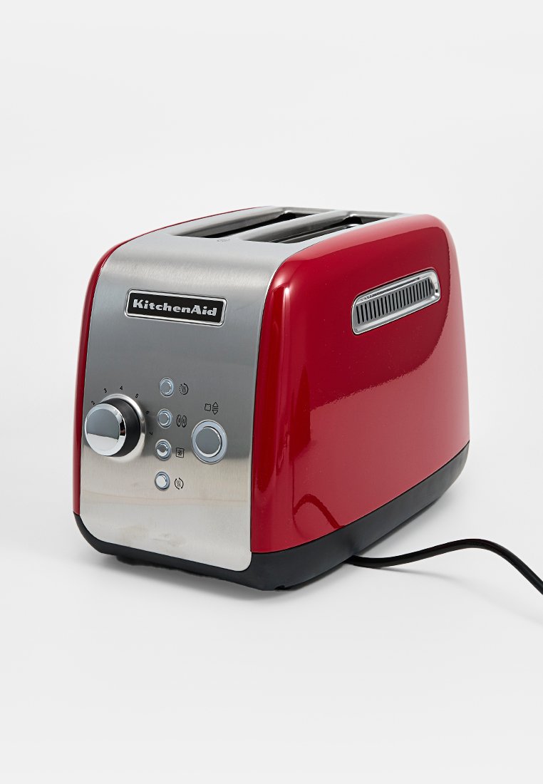KitchenAid-Toaster mit glänzend rotem Gehäuse und Edelstahlfront. Verfügt über zwei Schlitze, ein Temperaturregler und mehrere Drucktasten.